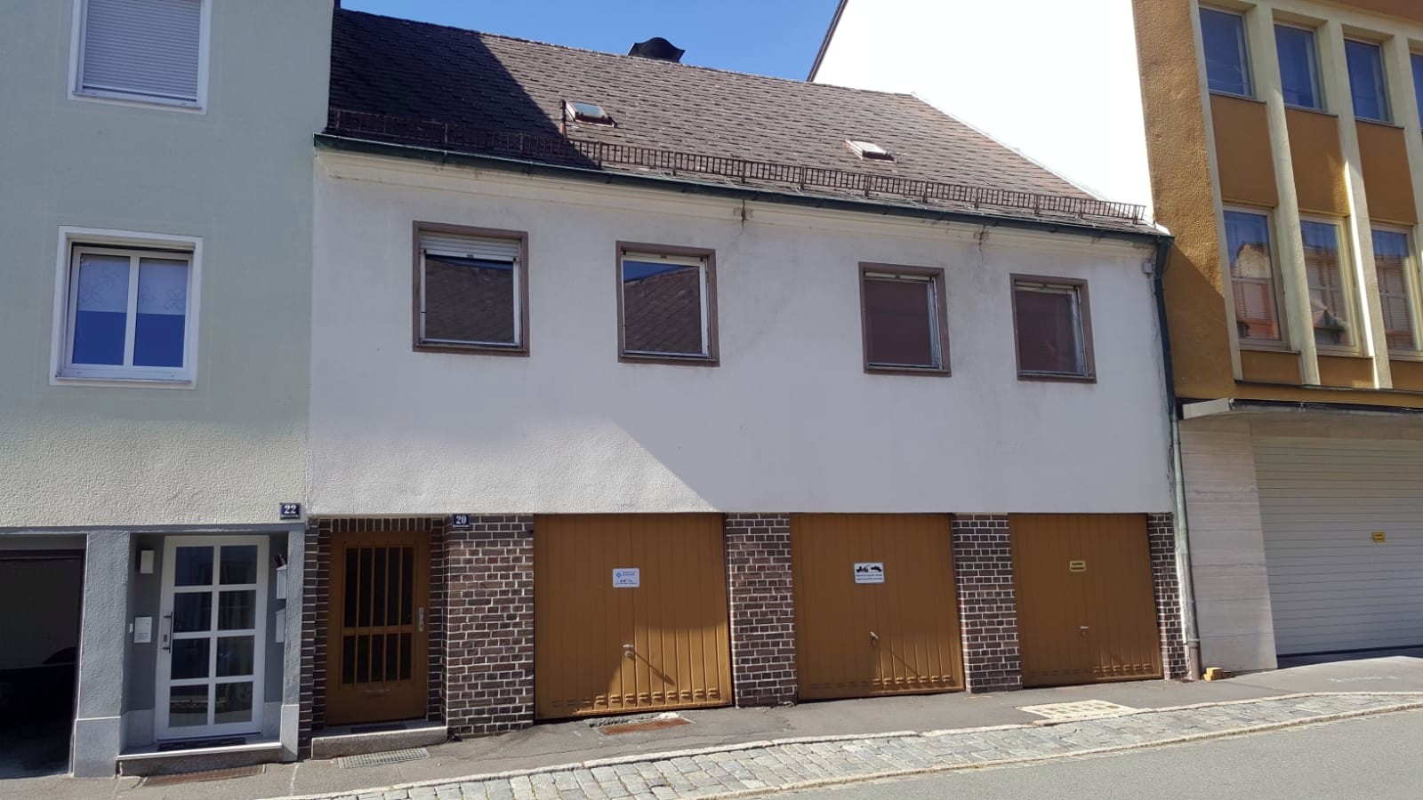 Reihenmittelhaus mit Garagen – BEREITS VERKAUFT